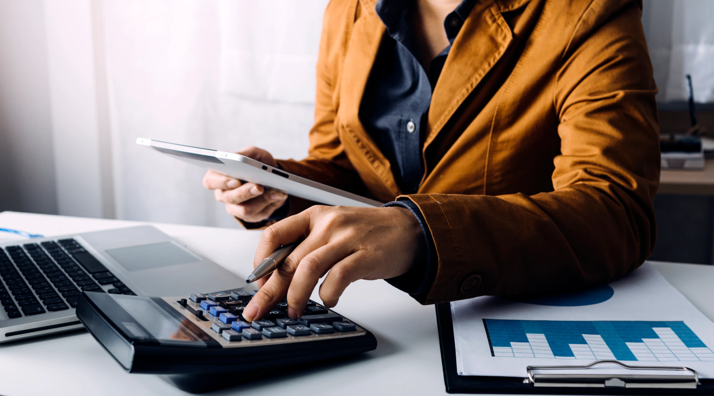 Best US Tax Consultant and <br> Bookkeeper